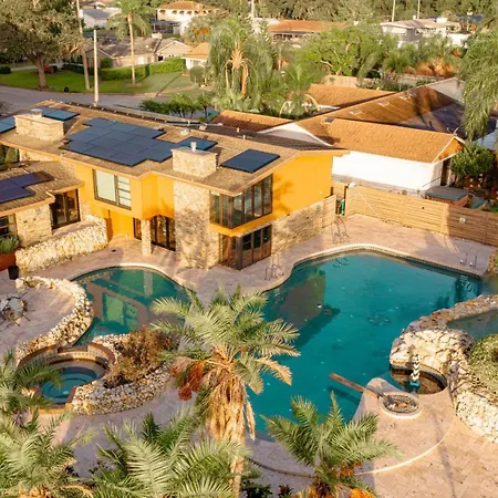 Luxury Lakefront 100,000 Gal Pool Villa - Orlando-3