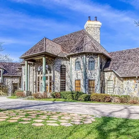 Mountain Bliss- Estate With Views - Firepit - Hot Tub - Gburg 5Min-2