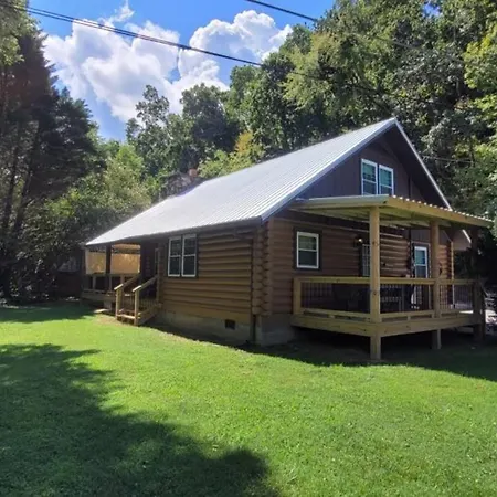 Creekside Hideaway - Real Log Cabin W/Great Location-3