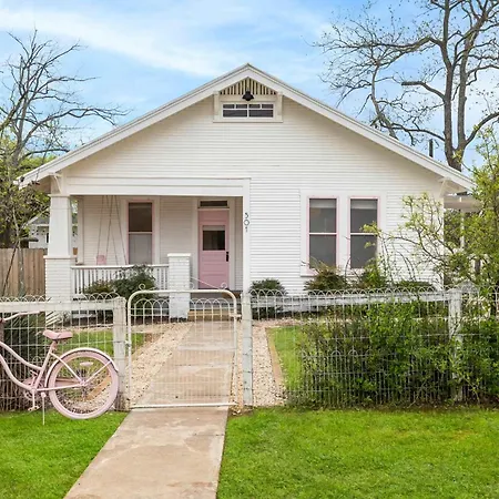 Pink Duchess - Mins To Main Hot Tub & Fire Pit-3
