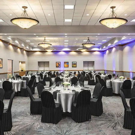 Hampton Inn Tropicana-3