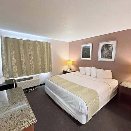 Bison Inn & Suites On University-3