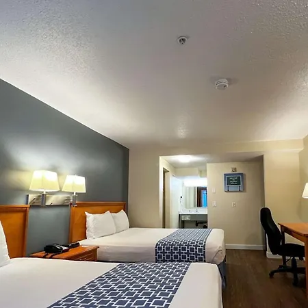 Econo Lodge Inn & Suites Calgary - University-2
