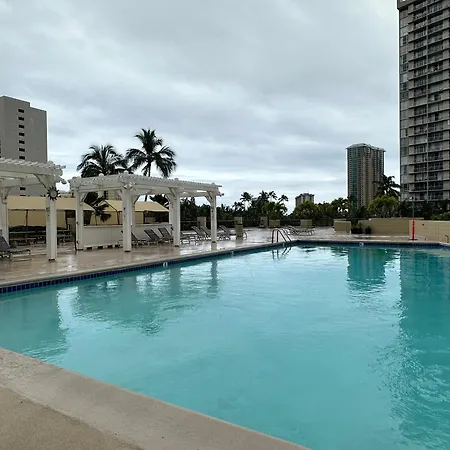 Vacation Rental Studios At Hawaiian Monarch-3