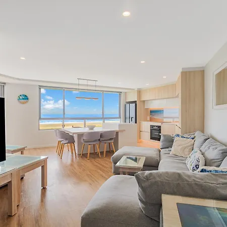 Oceanside Resort - Absolute Beachfront Apartments-2
