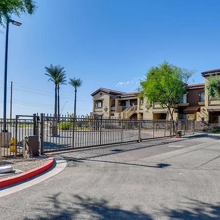 Coyote Landing Gem W/ Patio & Pool Access In Mesa-2