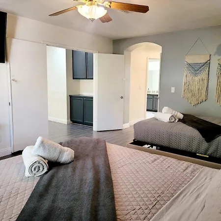Treasure Bay-3Br Pool & Hot Tub Oasis Near T Strip-2