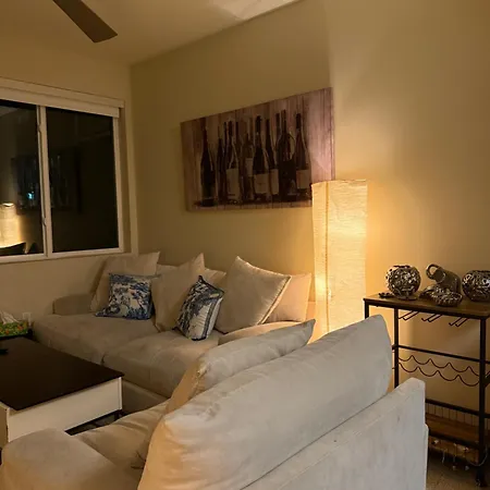 Wilshire La Brea Apartments-3