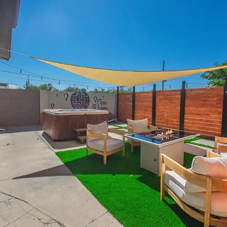 Casa Urbana-Close To Downtown-Hot Tub-Pet Friendly-No Pet Fees!-3