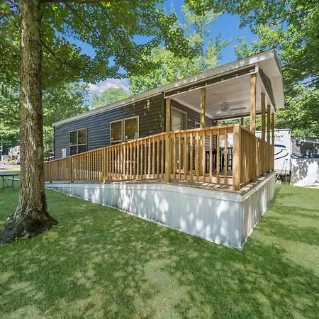 Moody Beach Camping Resort Wheelchair Accessible Cottage-2