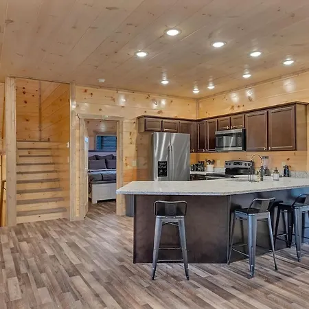 Peaceful And Luxurious Cabin With Indoor Pool And Wrap-Around Decks With Stunning View-2
