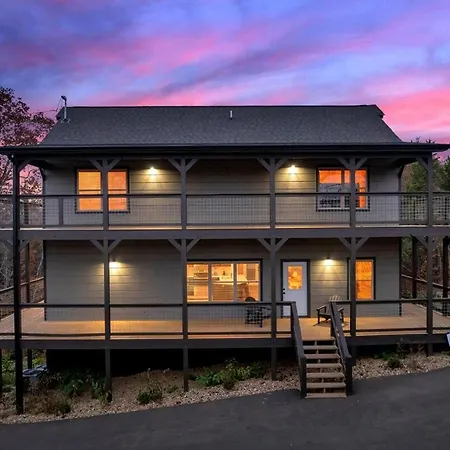 Peaceful And Luxurious Cabin With Indoor Pool And Wrap-Around Decks With Stunning View-3