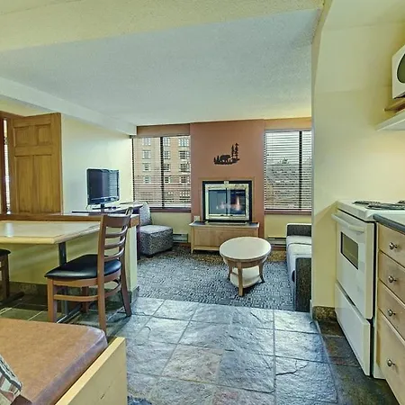 Mountain Side Hotel Whistler By Executive-2