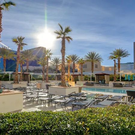 The Esme Suite At Mgm Signature 5 Min Walk From F1 Grandstand Located At Tower 2-3
