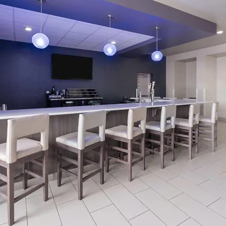 La Quinta Inn & Suites By Wyndham Fort Collins, Colorado-3