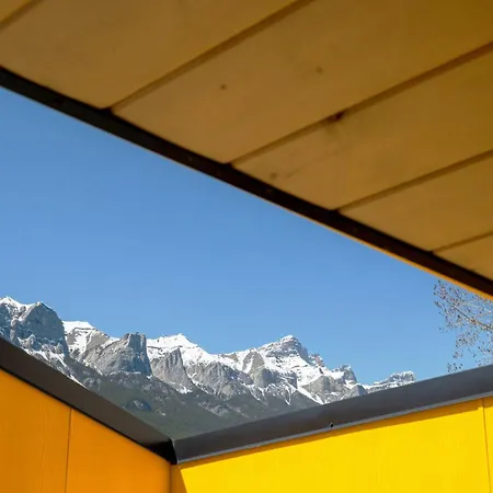 Luxury 4 Bedroom Retreat With Hot Tub And Epic Mountain View-3