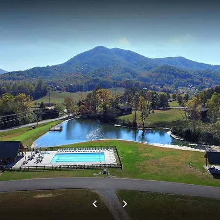 Hook Line & Sinker, Hot Tub, Free Tickets Each Paid Day, Wifi!!!-2