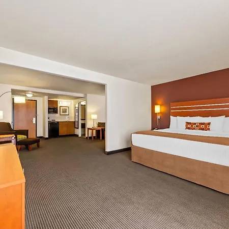 Wingate By Wyndham Calgary South-3