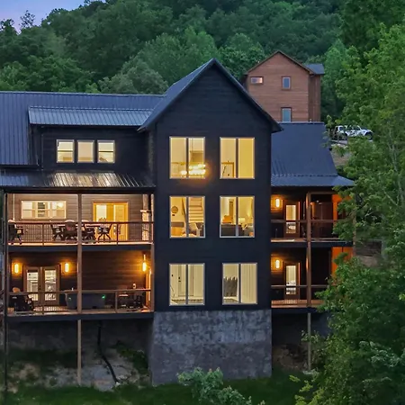 Luxe Cabin - Sleeps 20, Pool, Sauna & Hot Tub-3