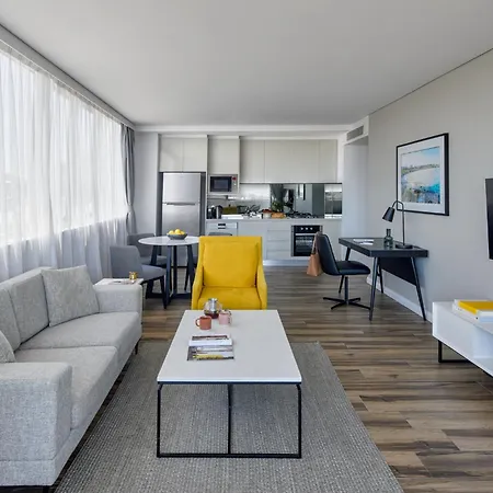 Meriton Suites Bondi Junction-3