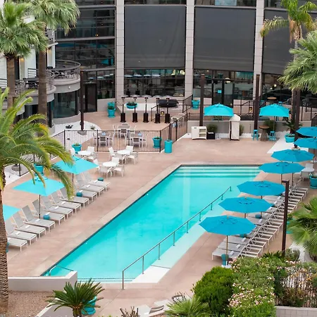 Embassy Suites By Hilton Phoenix Biltmore-3