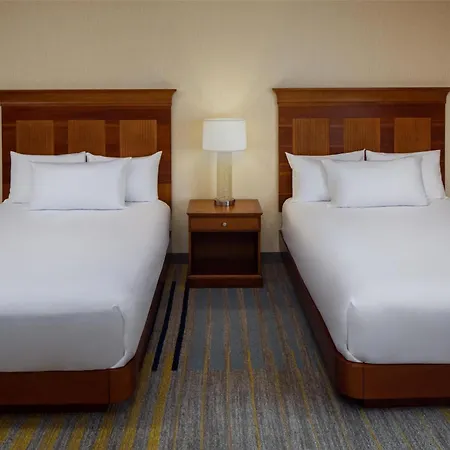 Hilton Garden Inn Portland Downtown Waterfront-3