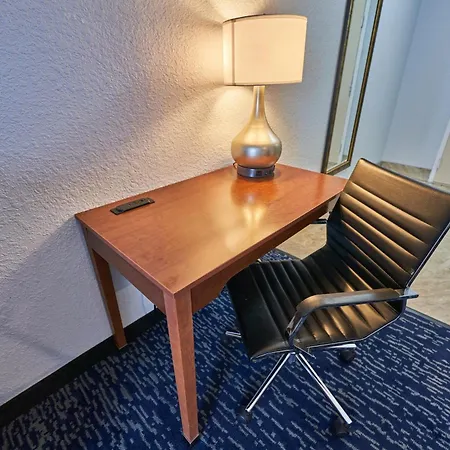 Hyannis Plaza Hotel-2