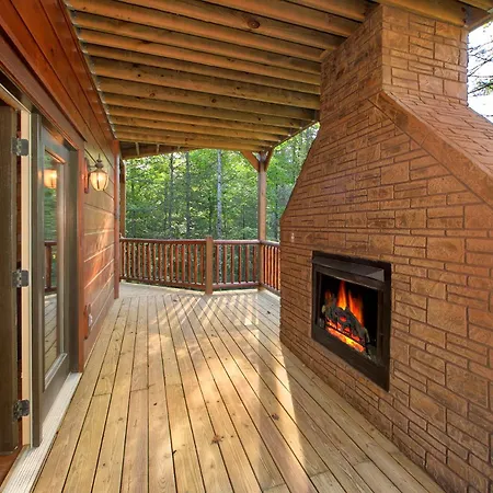 Cozy Hot Tub Cabin Outdoor Fireplace-2