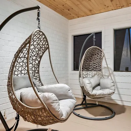 The Davis Luxury Retreat Villa 1-Block From Dolly-2