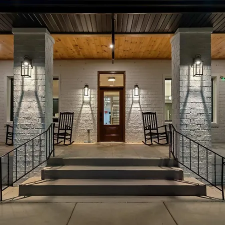 The Davis Luxury Retreat Villa 1-Block From Dolly-3