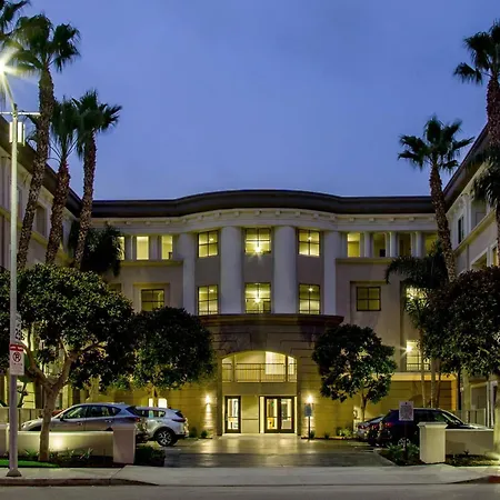 Top Floor Executive In Marina-2