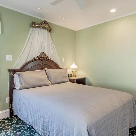 The Albert Stevens House - 6 Bedroom-2