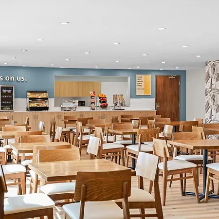 Days Inn By Wyndham Regina-3