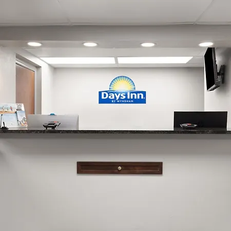 Days Inn By Wyndham Harrisonburg-2