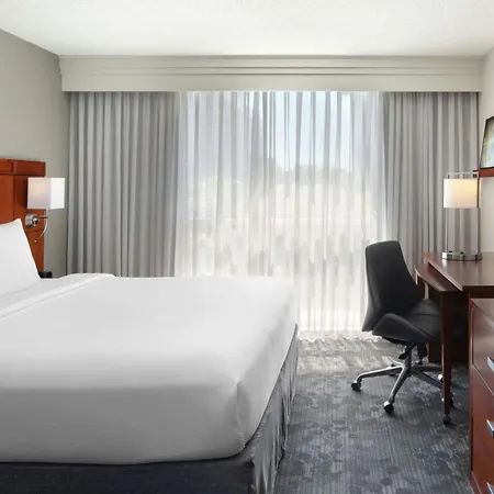 Courtyard By Marriott Miami Airport-3