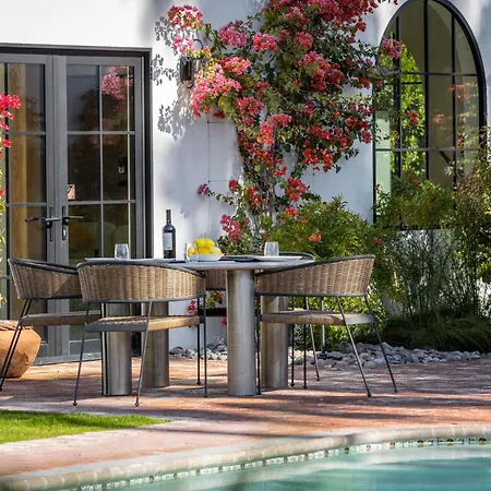 Casa De Tierra By Acme House Company-3