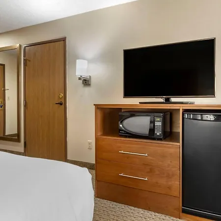Comfort Inn Millersburg-2