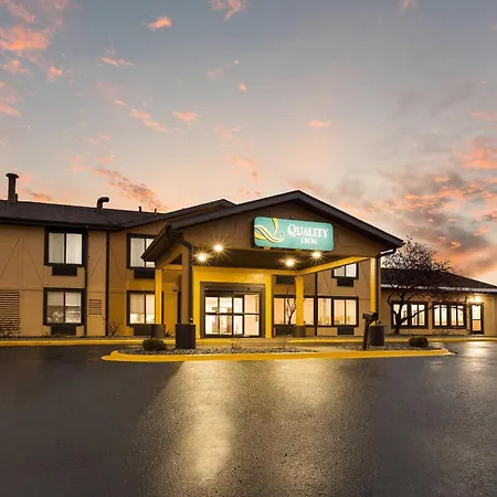 Quality Inn Marquette-2