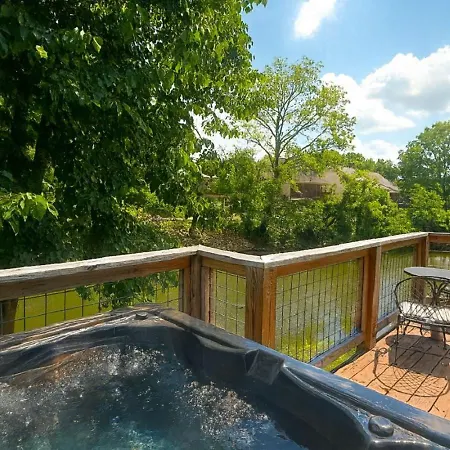 Free Tickets & Easy Parkway Access - Skinny Dippin'-Cozy Riverfront Log Cabin-Dogs Ok Wfee-2
