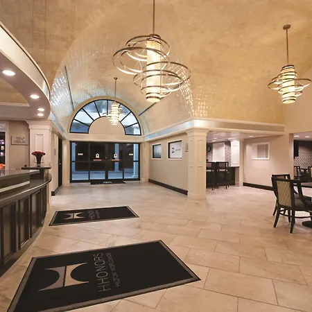 Embassy Suites Corpus Christi-3