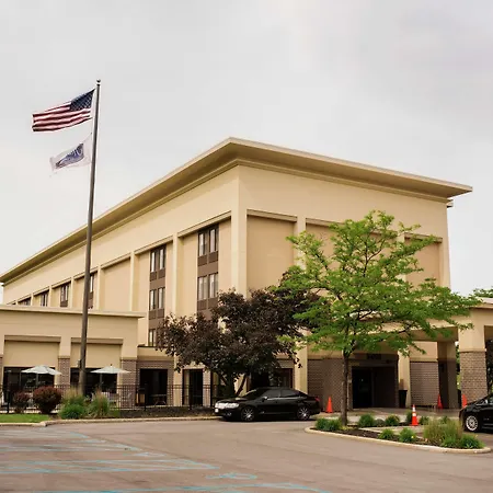 Hampton Inn Milwaukee Northwest-2