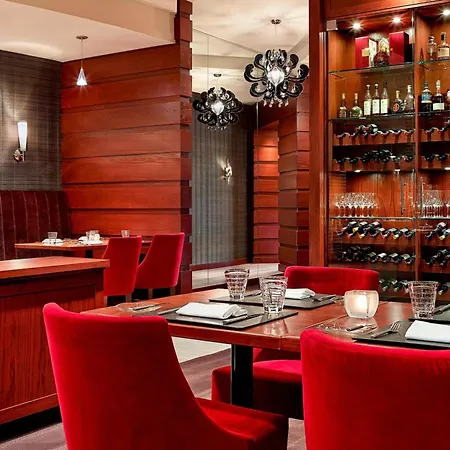 Sheraton Cavalier Calgary Hotel-2