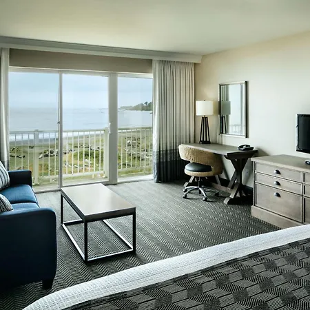 Beachfront Inn-3