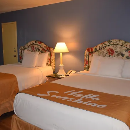 Days Inn By Wyndham Panama City Beach Beachfront Resort-2