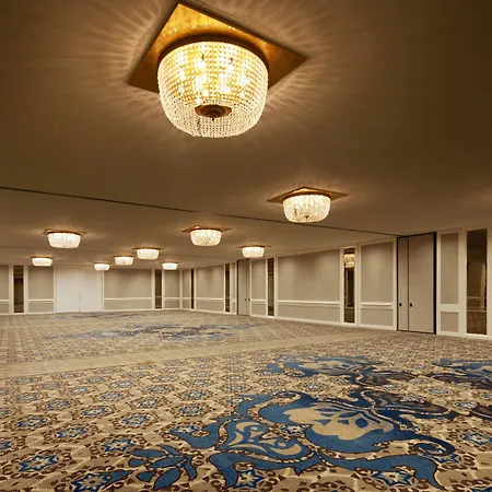 Sheraton Universal-3