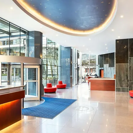 Sheraton Vancouver Wall Centre-3