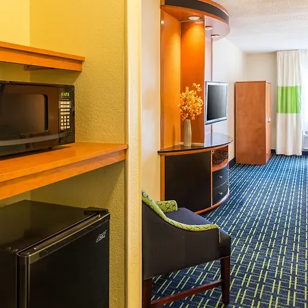Fairfield Inn & Suites Fargo-2