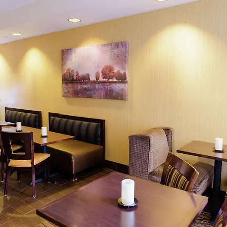 Hampton Inn Eau Claire-3