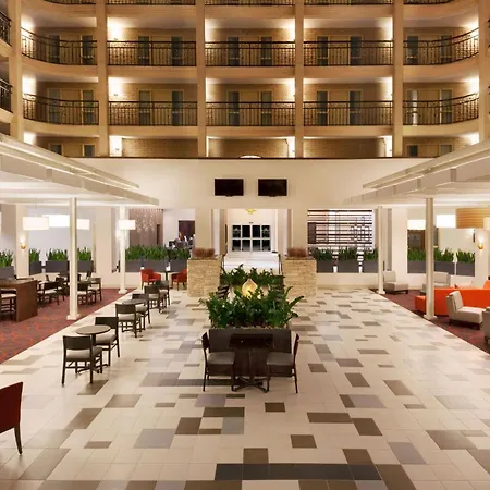 Embassy Suites Baton Rouge-3