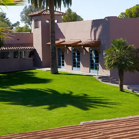Lodge On The Desert-2